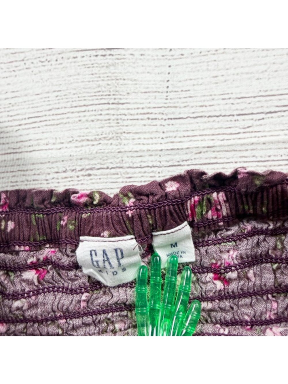 Gap Kids Girls Floral Smocked Long Sleeve Top Purple M 8-9 - Picture 2 of 4
